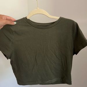 Green short sleeve crop top